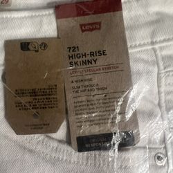 Selling New Women’s Levi’s $25