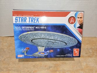 AMT 1/2500 Star Trek The Next Generation USS Enterprise NCC-1701-D Plastic Model