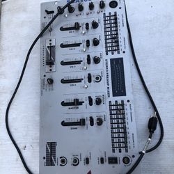 stereo pre-amplifier-mixer