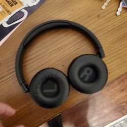 Bluetooth JBL Noise Cancelling Headphones