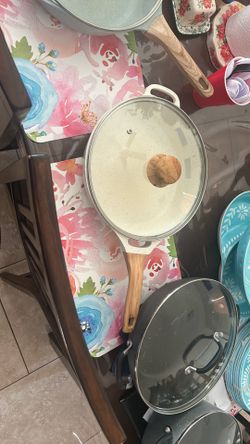 Pioneer Woman Pot