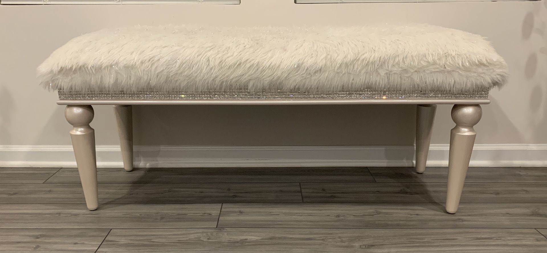 Beautiful Luxury Glam Ivory Accent Bench Like New…