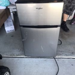 Mini Fridge 