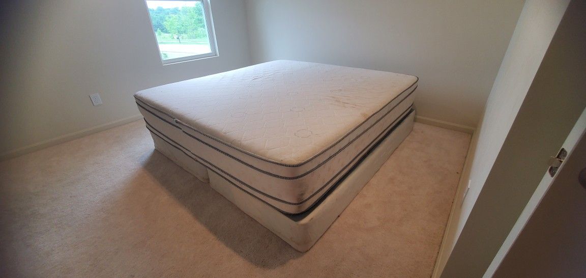 KingMattress With Spring Boxes