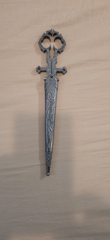 MEDIEVAL SICCORS