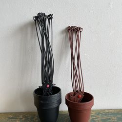 9 Plastic Hanging 4 Inch Pots - Black and Terracotta