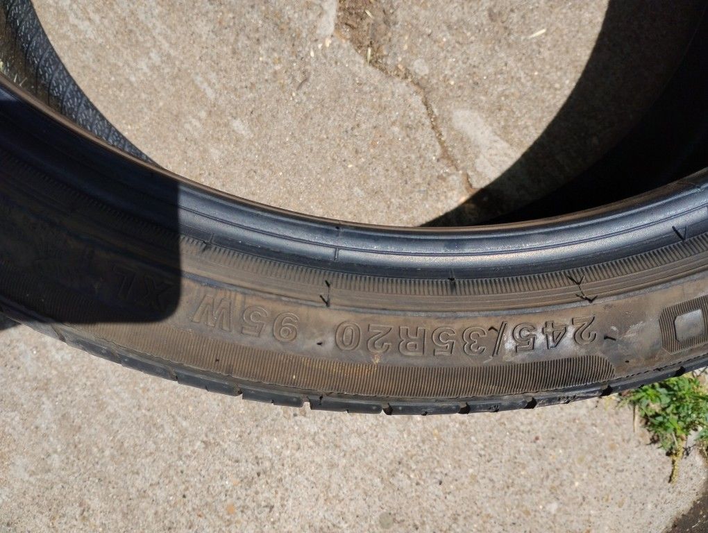 245/35R20