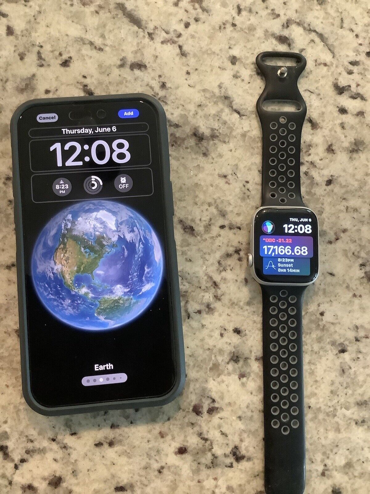 iPhone 14 Pro Max + Apple Watch Series 5