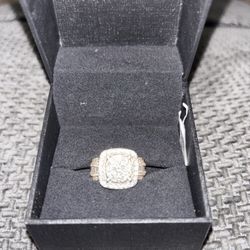 10K White Gold Diamond Ring (2g)