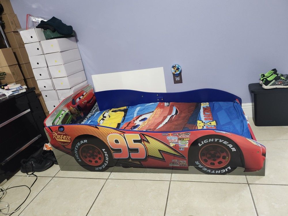 Kid BED WITH MATRESS McQueen Cars