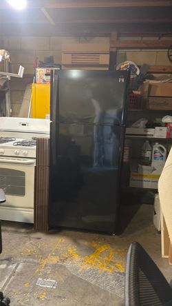 Kenmore Refrigerator - Black