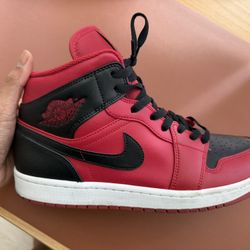Nike Air Jordan 1 Mid “Reverse Bred” (2021) – Size 10