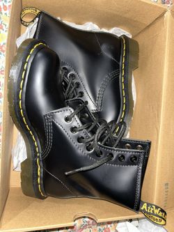 Dr. Martens 1460 Smooth Leather Lace Up Boots