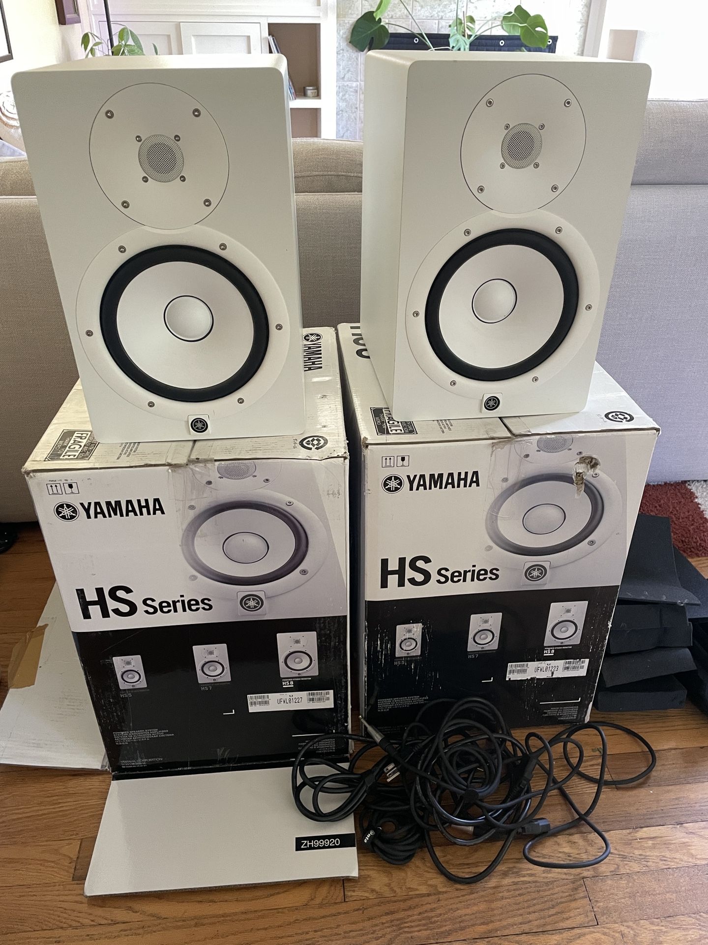 Yamaha HS8 8” Studio Monitor Speakers Pair Of 2