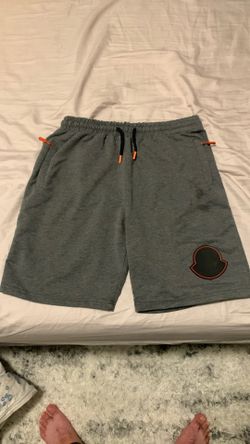 Moncler Shorts size:L