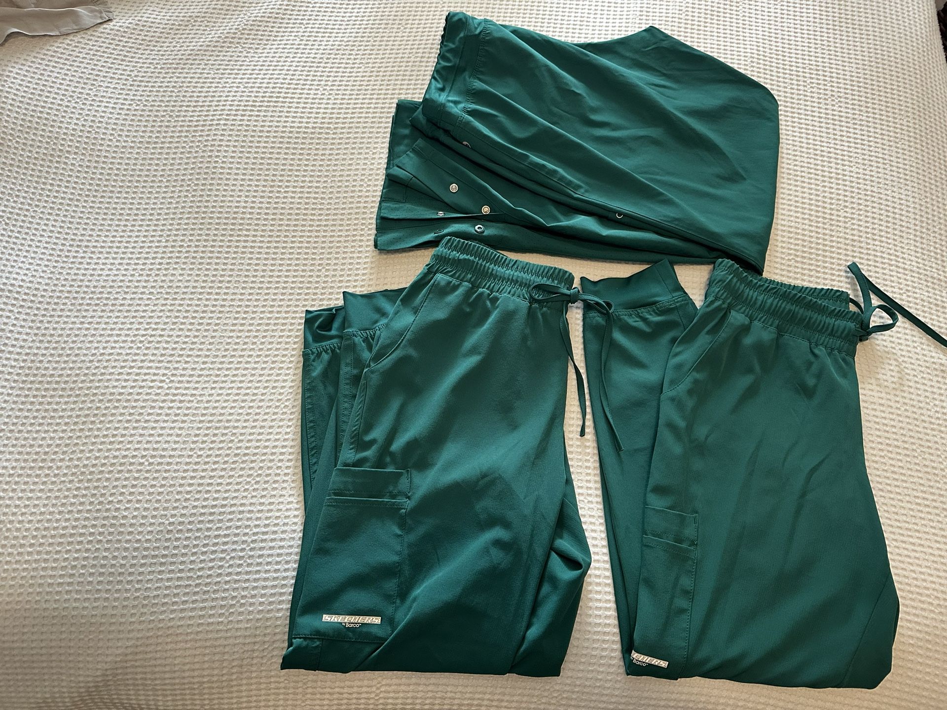 Set Of Three Sketchers Hunter Green Scrub Bottoms