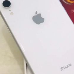 Unlocked iPhone XR 64Gb Excellent condition