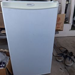 Mini fridge