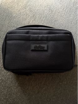 Halfday Travel Sidecar Toiletry Bag – Black – Like New