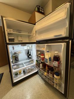 Top-Freezer Refrigerator Stainless Steel