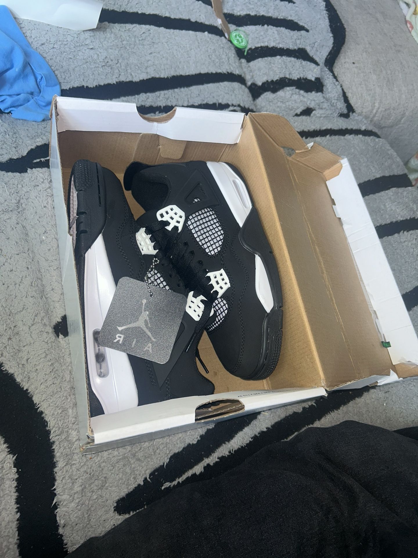 Jordan 4