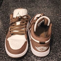 Nike Women's Size 6 Nike Air Jordan 1 Low SE Light Olive DV0426-301