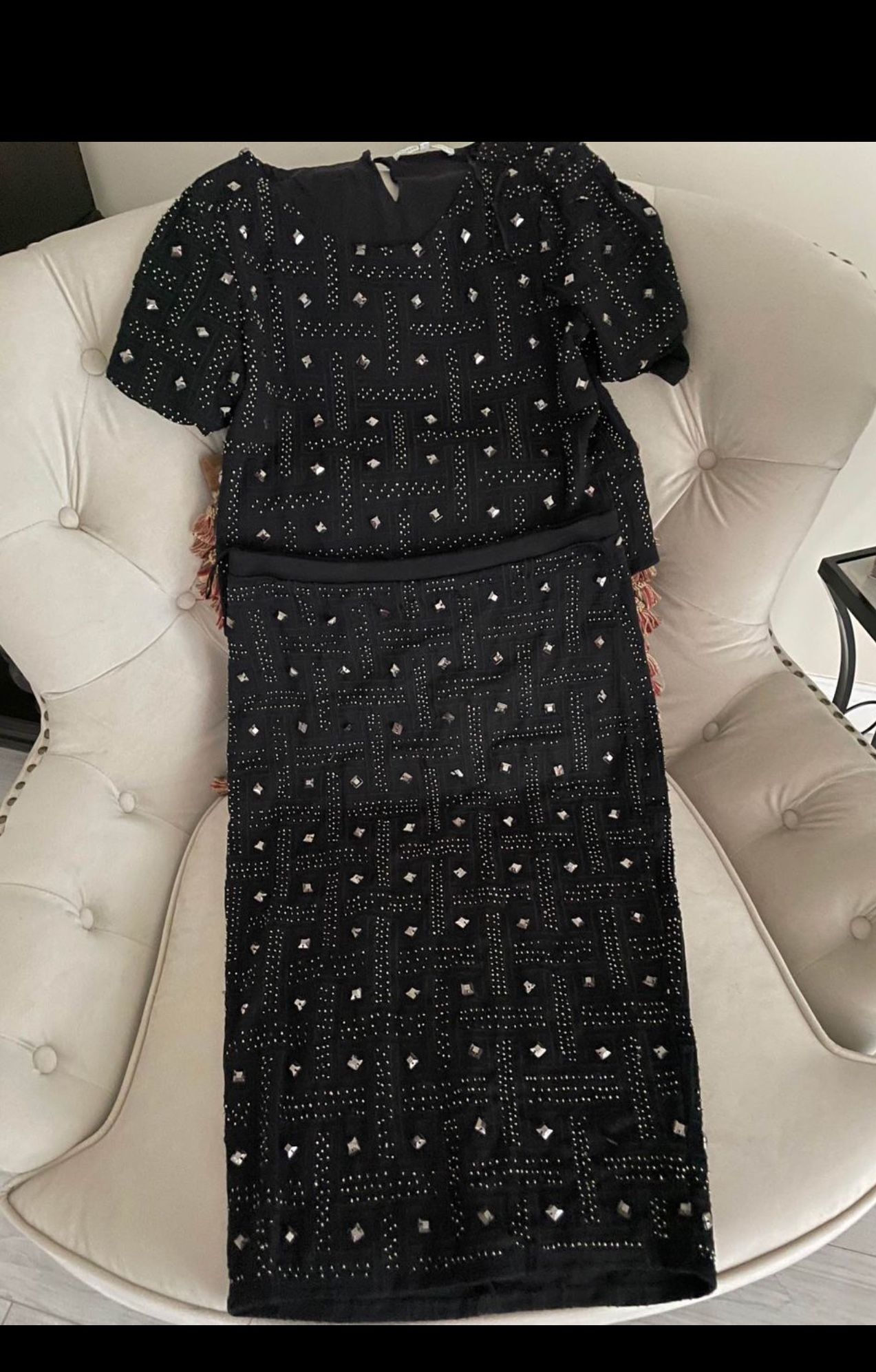 Beaded skirt and top suit. Medium size.
