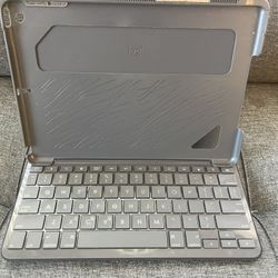 Logitech iPad Slim Folio
