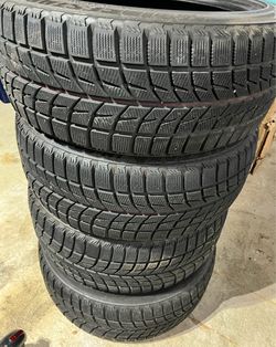 BRIDGESTONE BLIZZAK WS90 WINTER 18” TIRE SET 235/45R/18 LIKE NEW