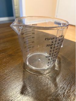 2 Measuring Cups