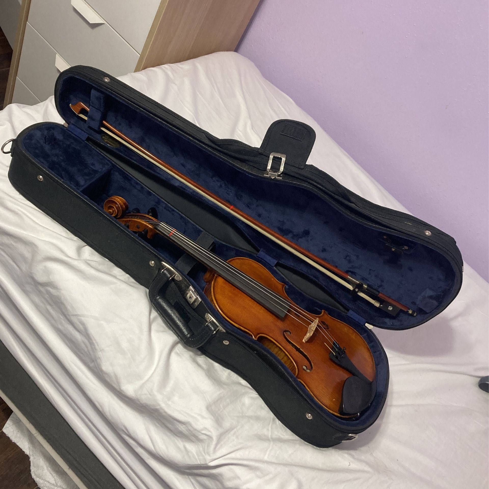 Lisle Violin