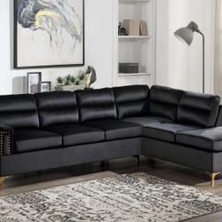 Vogue Black Sectional

