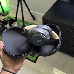 Beats by Dre studio 3s