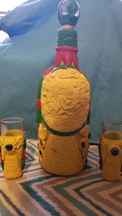 Mexican canter with 2 glass shots