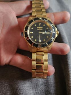 Invicta water resistant stainless steel operates mechanical no battery