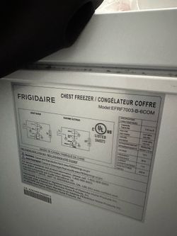 Frigidaire 7.0 cu. ft. Convertible Upright Garage Ready Manual Defrost Chest Freezer in White