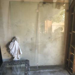 SHOWER DOORS 