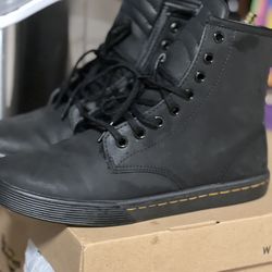 Dr Martens W Size 7 