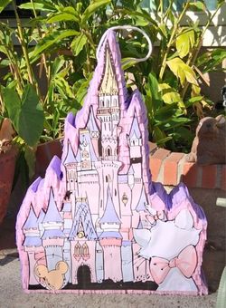 Glo's Custom Made Piñatas 