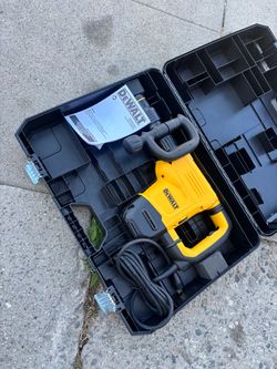 DEWALT Corded Demolition Hammer with Case