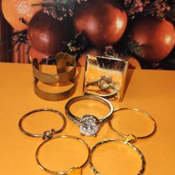#1937, LOT BEAUTIFUL VTG 7 RINGS, SIZE 7.5 & 8, SILVER & GOLD TONE
