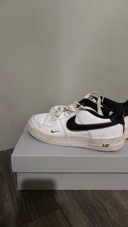 Nike Air Force 1 LV8