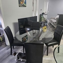 48" Round Glass Dinette Set w/ Chairs