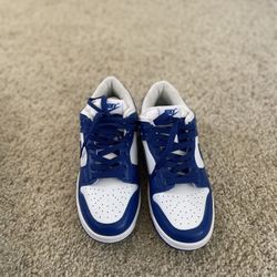 Sneakers Size 7W 