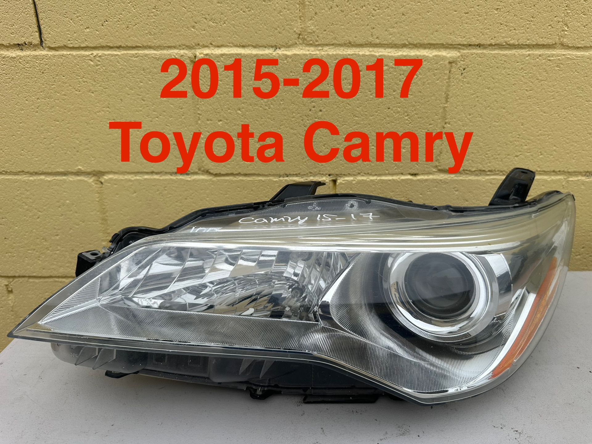 2015-2017 Toyota Camry Headlight