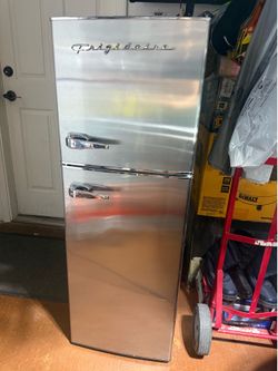 7 cu ft Mini Refrigerator