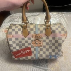 Women’s White Accessories !!!! 