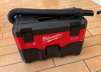 Milwaukee M18 2 Gallon Wet/Dry Vacuum