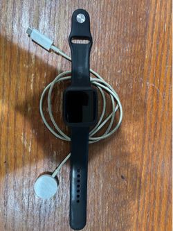 Apple Watch SE 44 mm aluminum ceramic case
