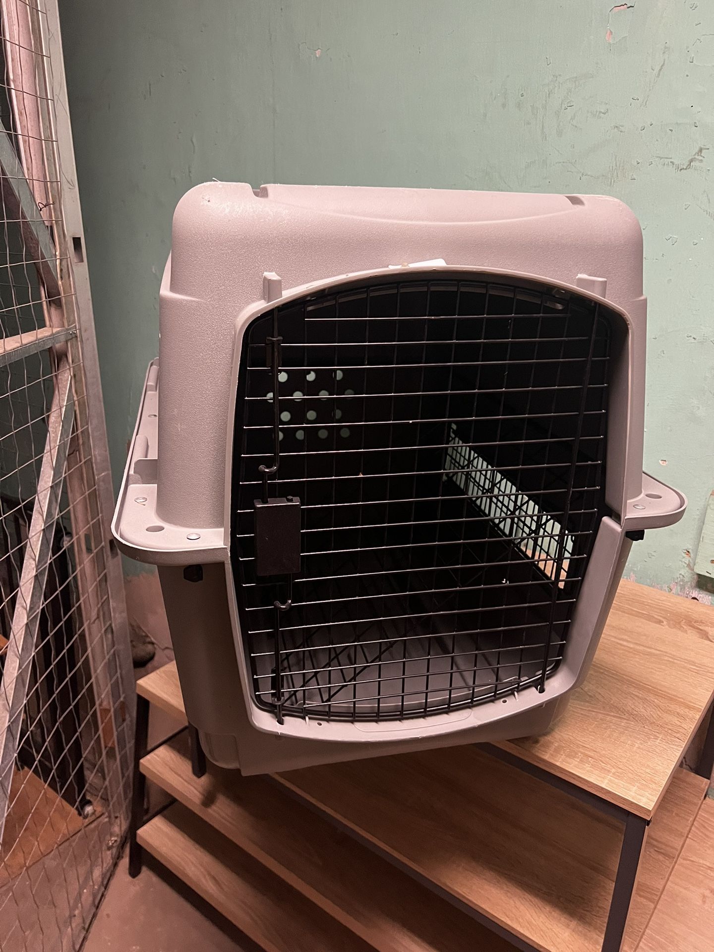 Travel Dog kennel/Crate for Medium Sized Dog